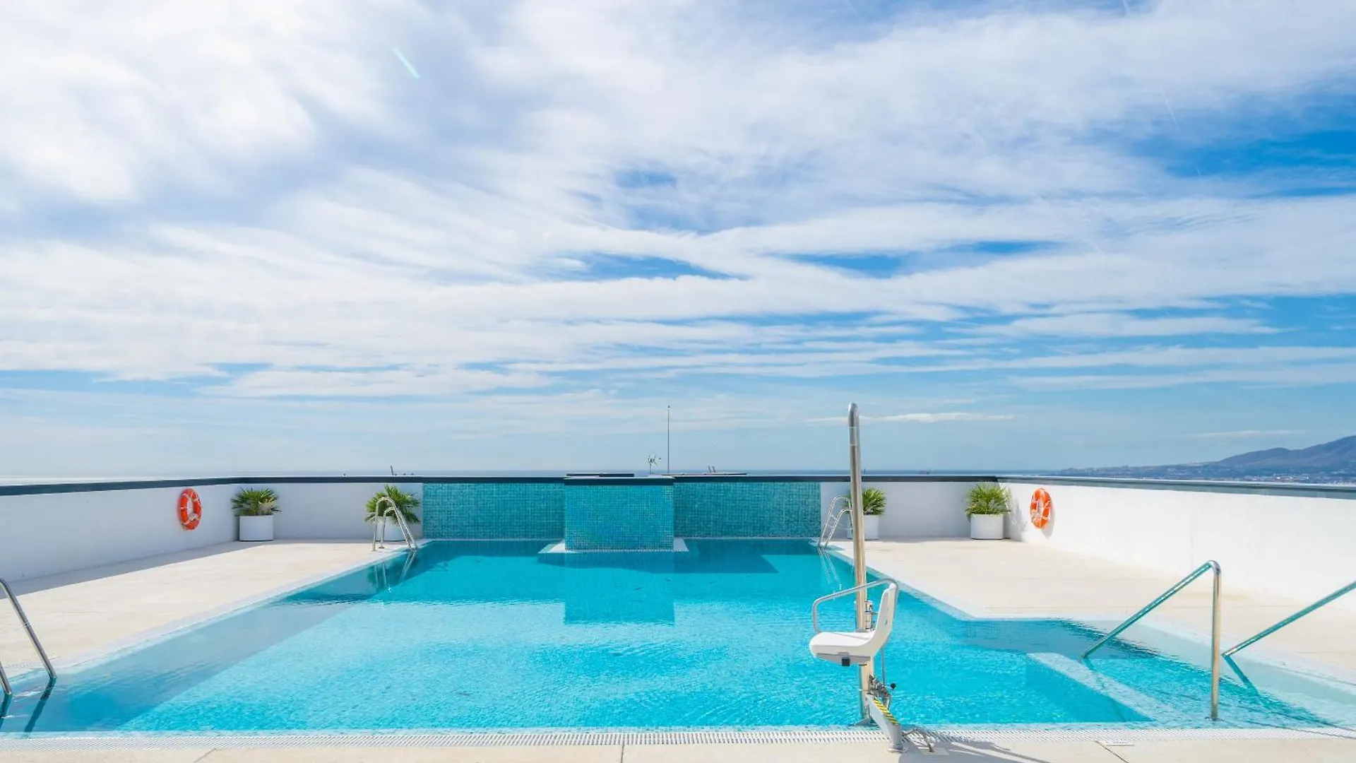 Xpce Urban 8 Skyline - Parking Free Apartment Malaga